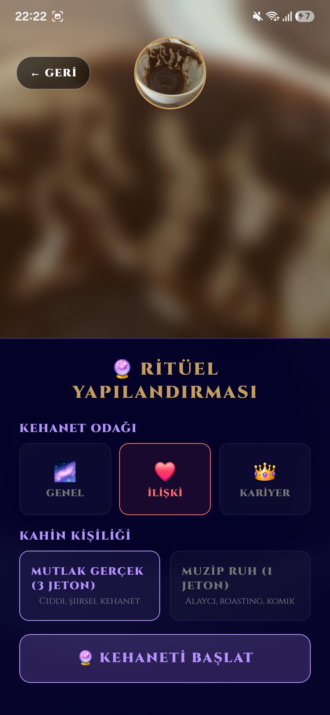 Fal başlamadan önce odak (Genel, İlişki, Kariyer) ve kâhin arketipi seçimi.